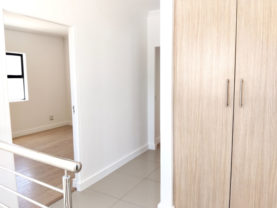 4 Bedroom Property for Sale in Parklands North Western Cape